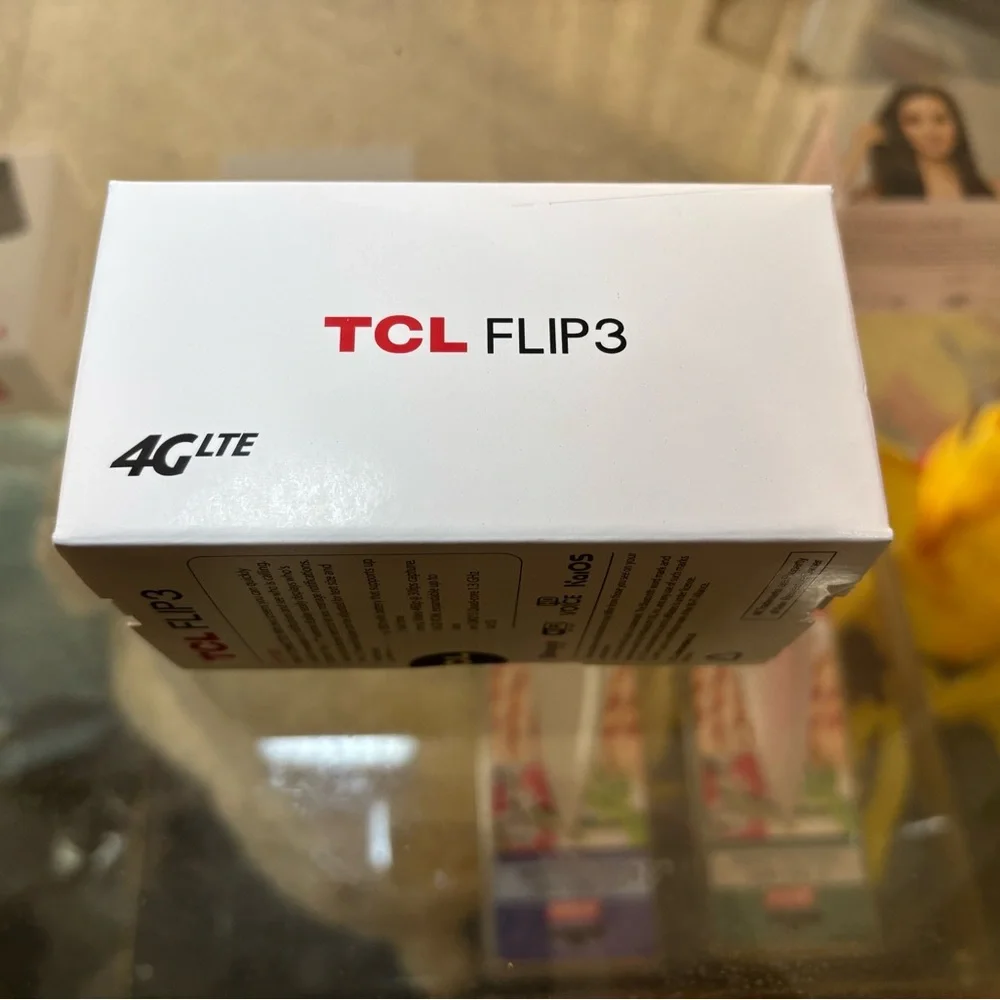 TCL Flip3 Clamshell Phone in Black
